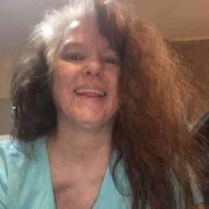 Meet your Posher, Carrie